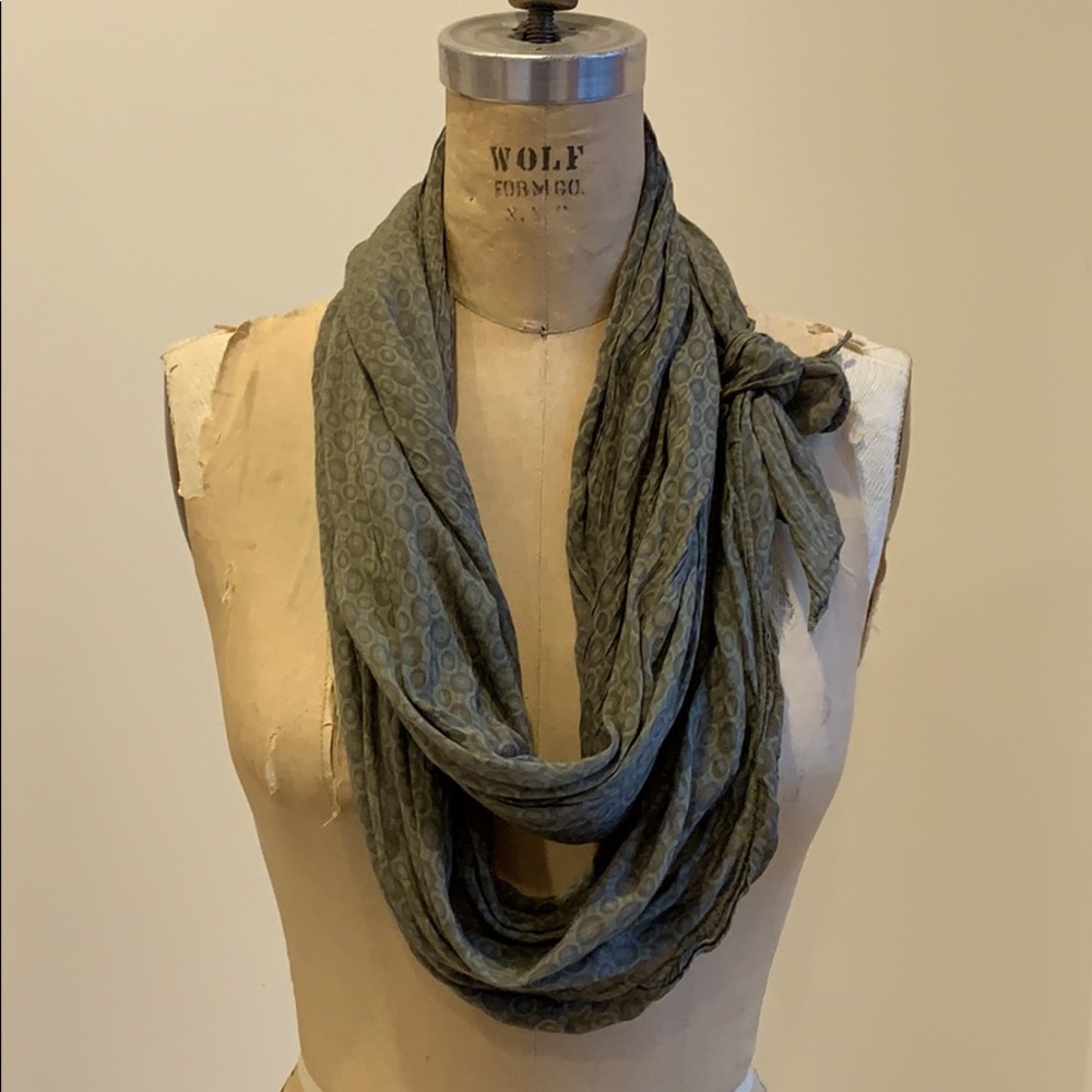 Italian silk/cotton scarf, allover optical print.